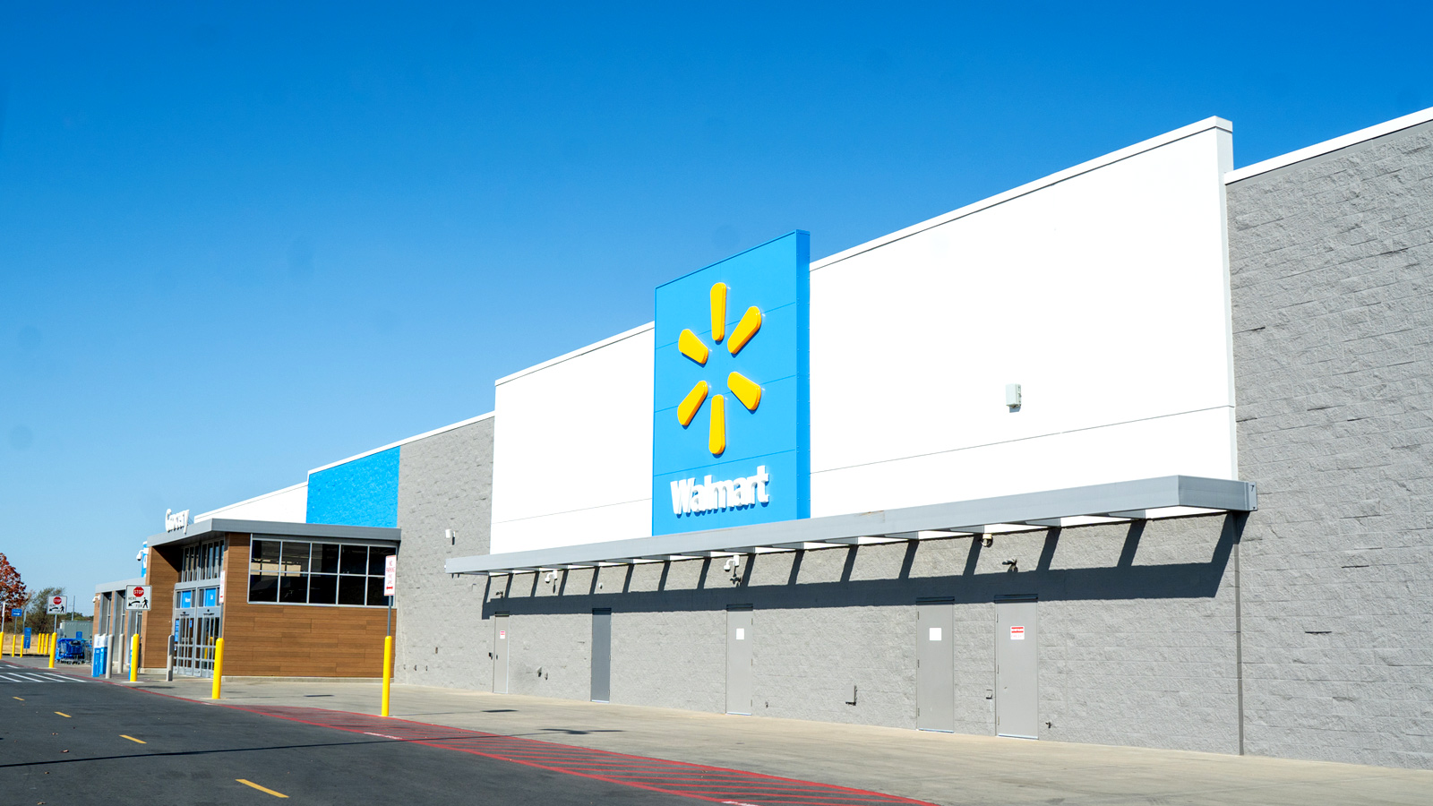 Leadership Transition at Walmart: How McMillon's Retirement Could Impact the Stock