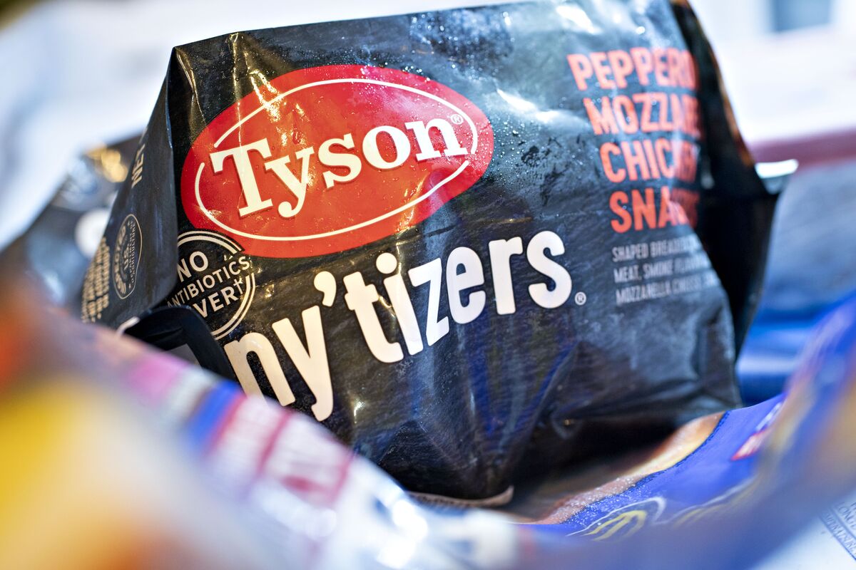 Tyson Cuts Profit Outlook as Beef Recovery Remains Elusive