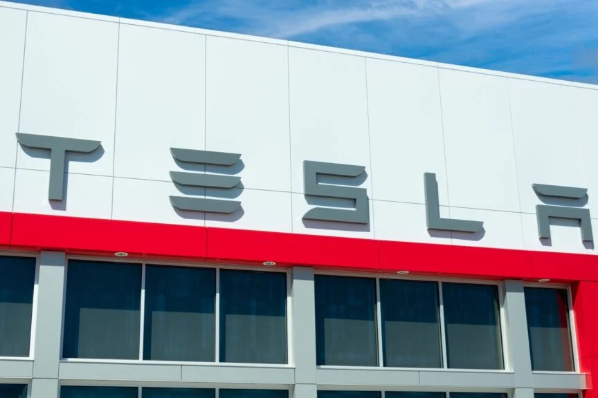 Dan Ives Predicts $1 Trillion Opportunity For Tesla's AI, Autonomous Exploits, Says Elon Musk Is In 'Wartime CEO' Mode