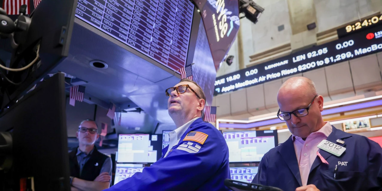 U.S. Stocks Mixed as Micron Surges, Apple Slumps