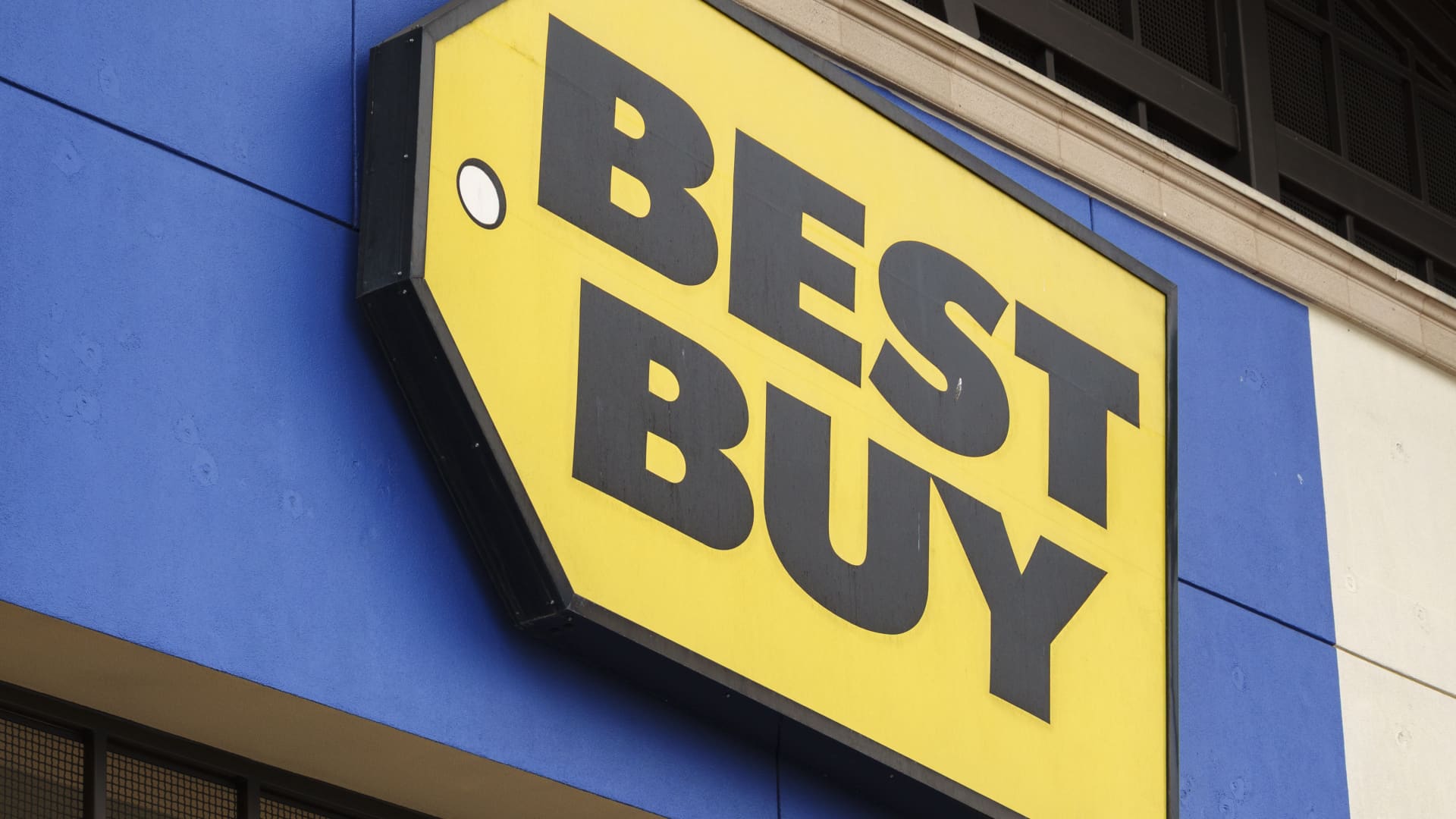 Best Buy names Jason Bonfig as new CEO, replacing Corie Barry in late October