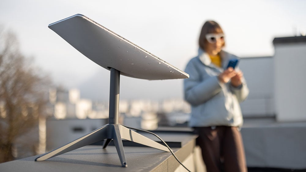 SpaceX Buys Wireless Spectrum For Starlink; Verizon, AT&T, T-Mobile Tumble