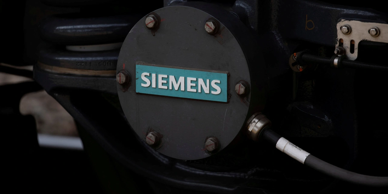 Siemens to Reduce Stake in Healthineers to Minority Position