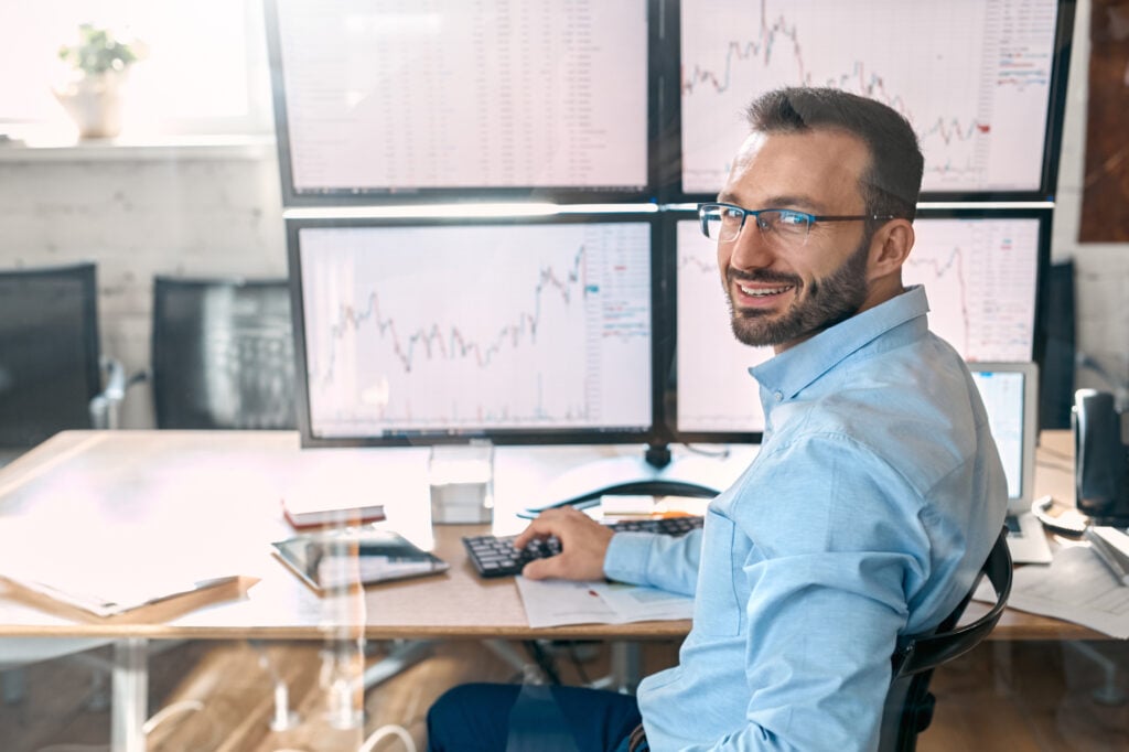 Top Analyst Warns AI Slowdown Could ‘Crimp’ Microsoft, Alphabet, Meta, Amazon and Other Earnings — S&P 500 Rally Faces New Threat