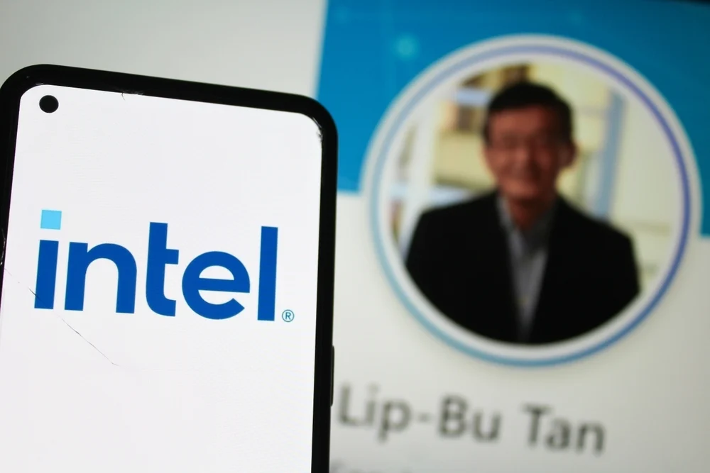 Intel Slips Despite $80 Billion CPU Market Forecast, Apple Manufacturing Deal