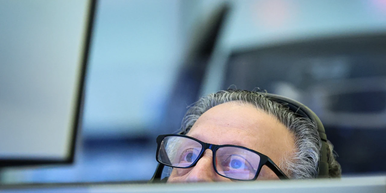 U.S. Futures Higher, Yields Steady after Bessent Iran Speech