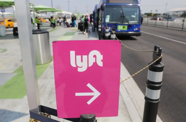 Lyft's results leave analysts split over AV threat, pricing