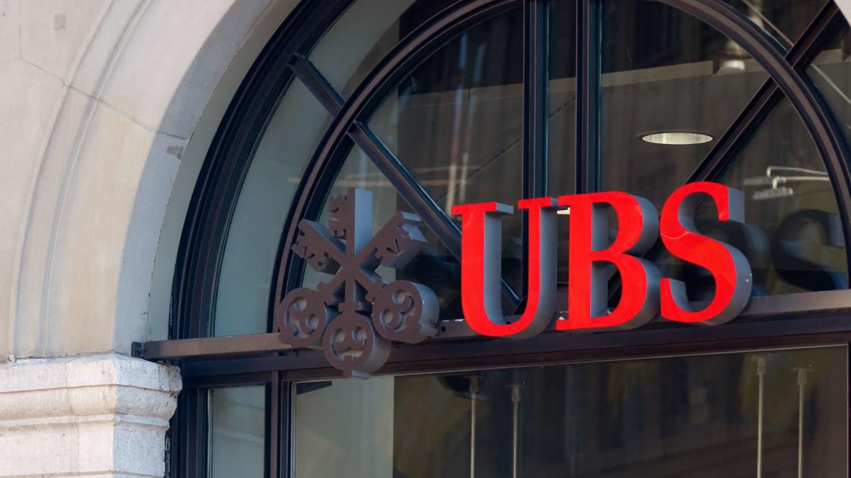 UBS stock pops on surprising $1.8B Q1 profit - Yahoo Finance