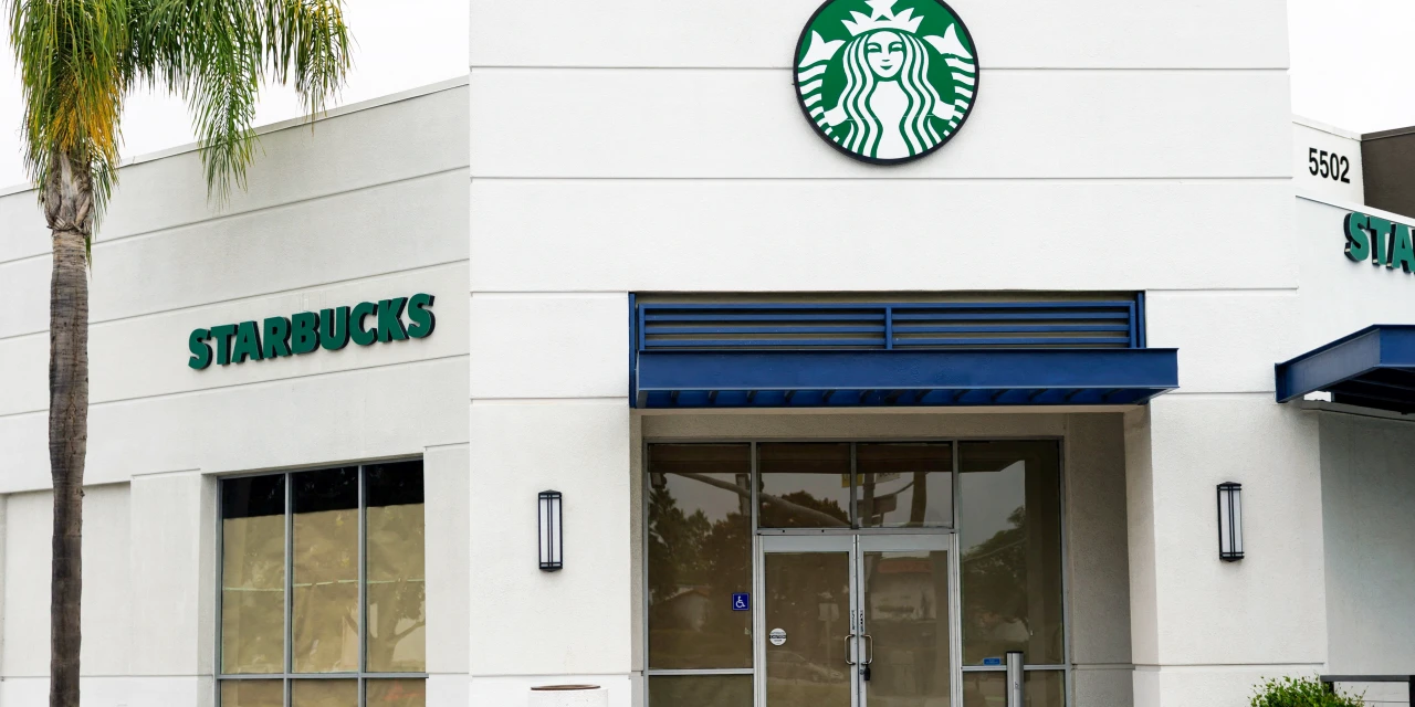Starbucks’s Roller Coaster Week of Job Cuts and Store Closures
