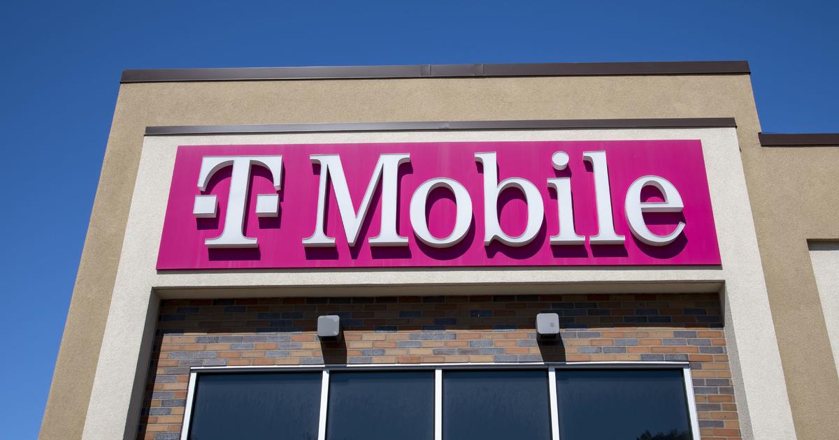 Florida man's trip overseas ends in shock over $143,000 T-Mobile phone bill - CBS News