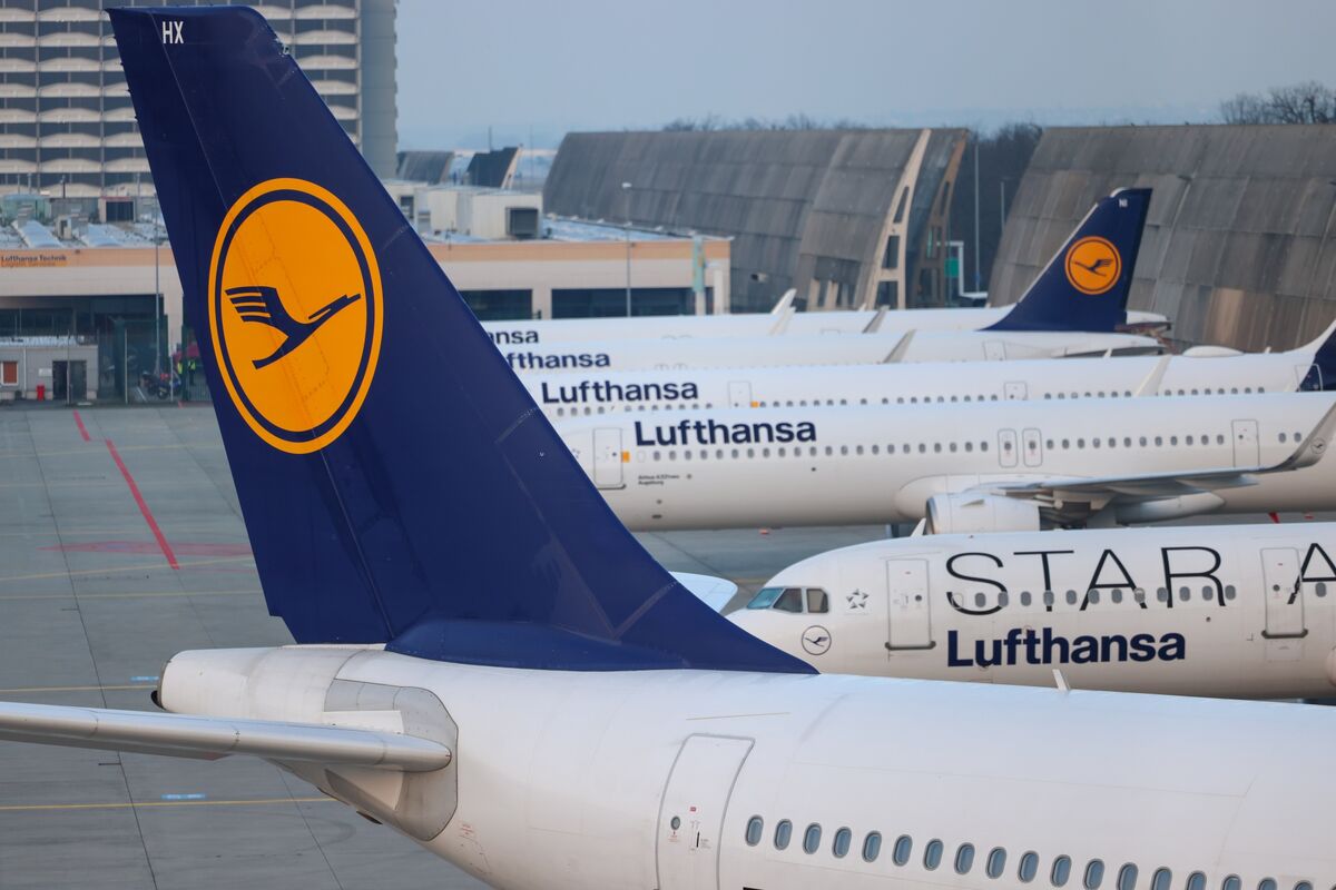 Lufthansa Slated to Boost EU Offer to Save €325 Million ITA Deal - Bloomberg