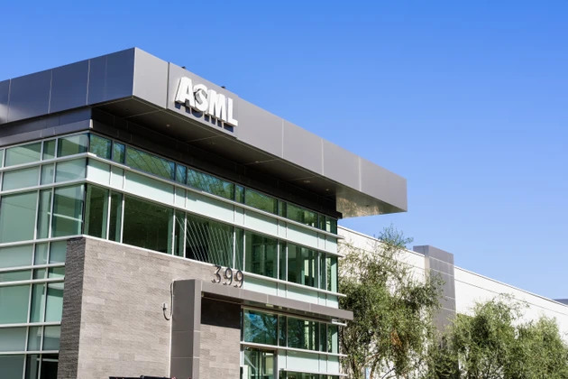 ASML rises as record orders beat estimates amid AI-related demand