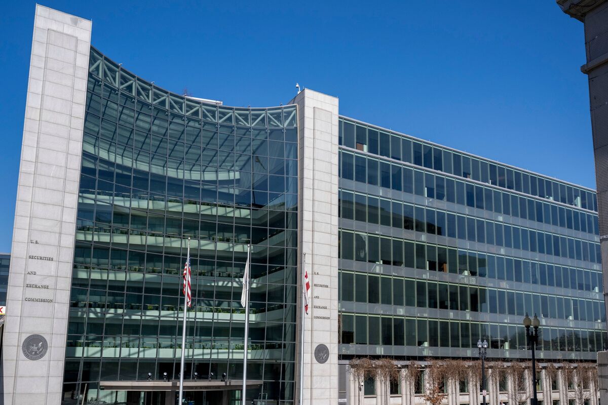 Wall Street Regulators Advance Crypto, Prediction Market Plans