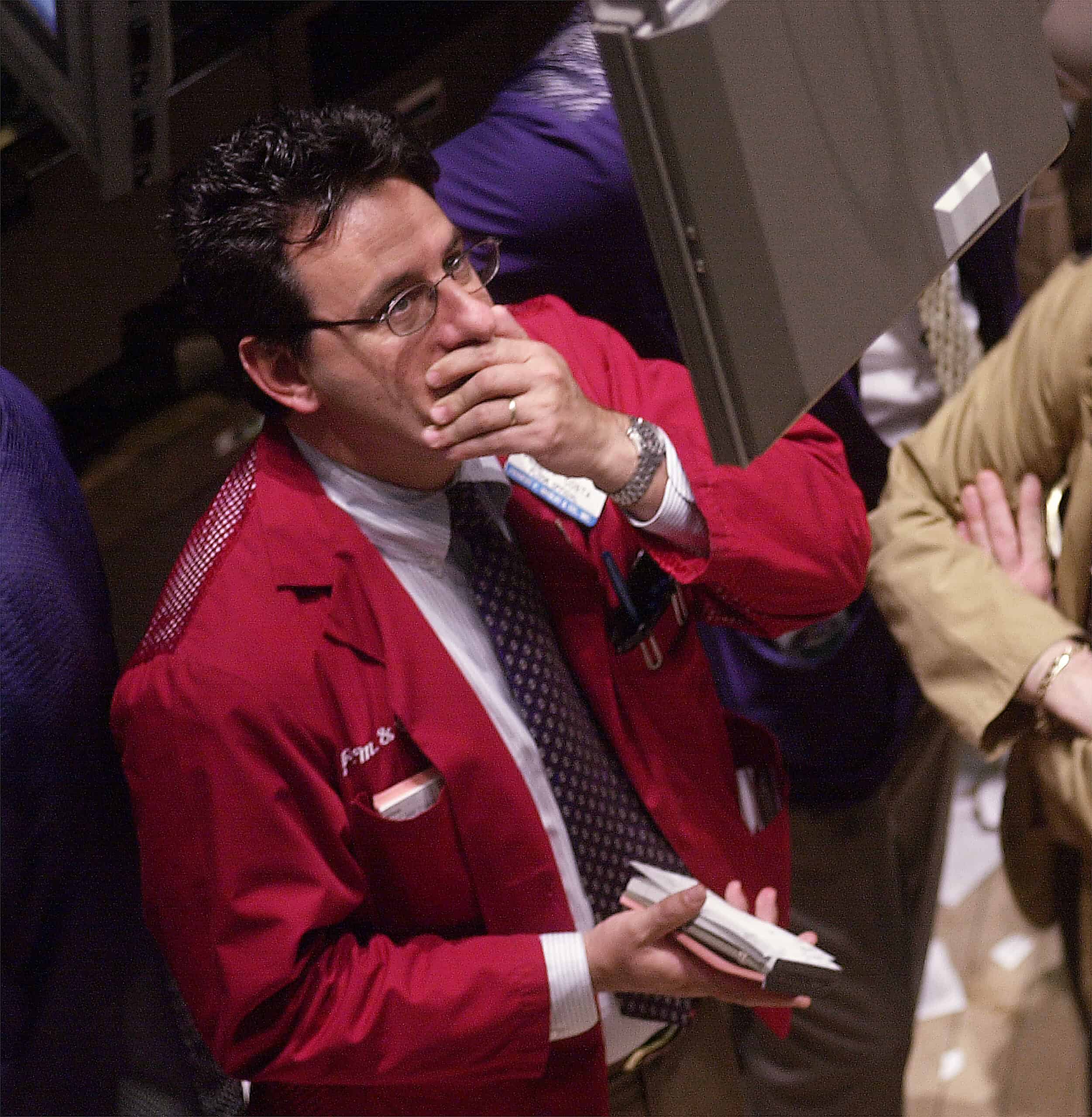 S&P 500 Flat As AI Stock Valuations Spook Investors, Palantir And AMD Fall Despite Earnings Beats