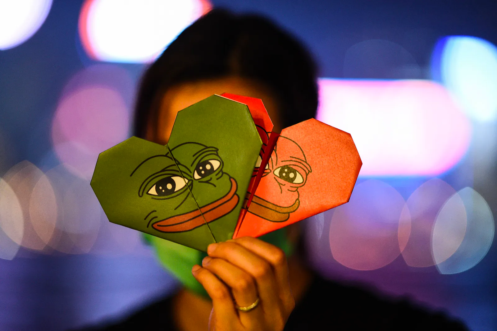Meme coins are lowkey back to start the year, with Pepe taking the early lead in 2026 gains