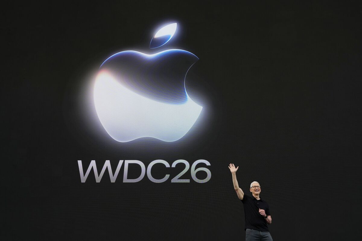 Apple Investors Give Lukewarm Reaction to New Siri, AI Platform