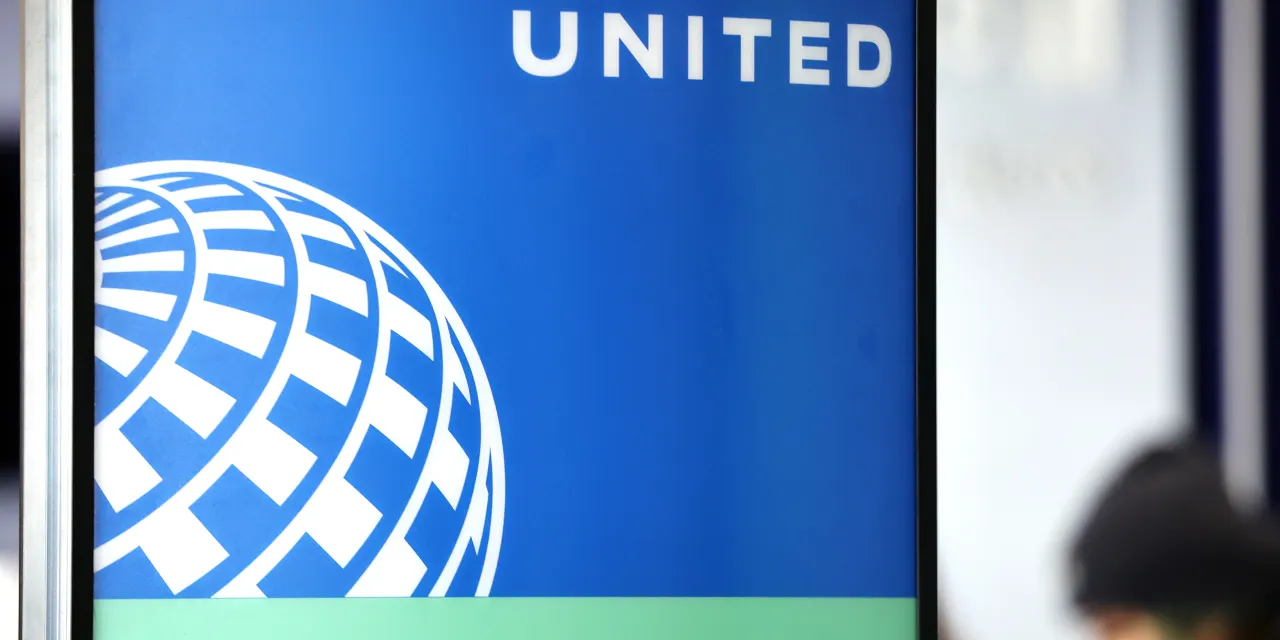 United Airlines Earnings Land Next. Merger Talk, Fuel Costs, Airfares, and More to Watch.