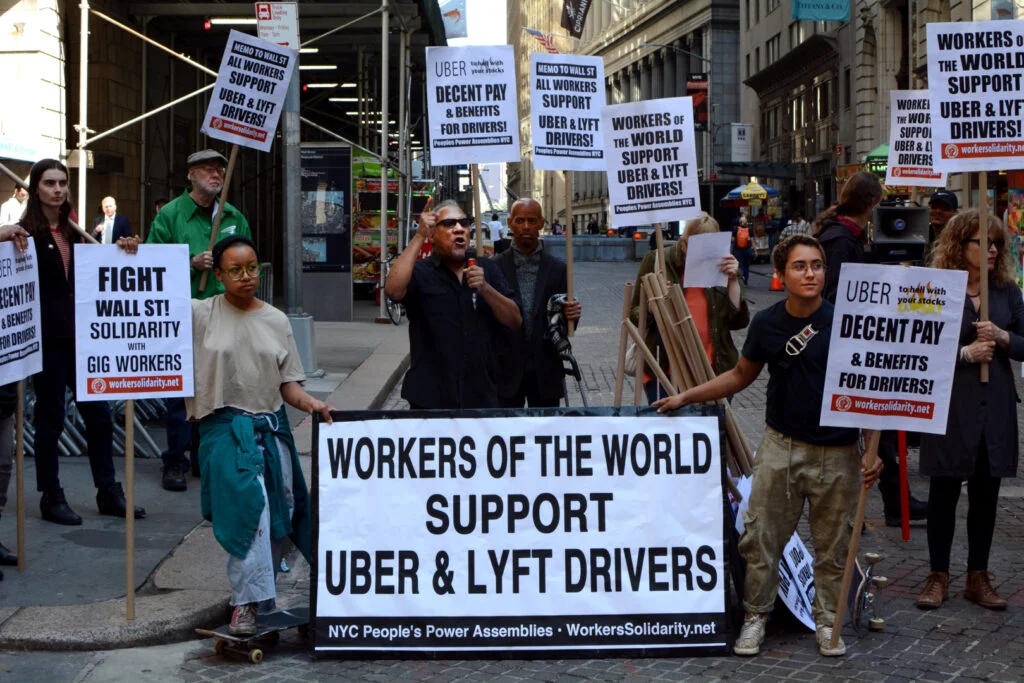 Uber And Lyft Drivers' Future Hangs In Balance As Massachusetts Supreme Court Deliberates
