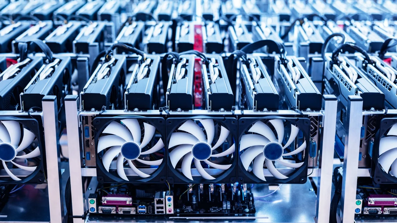Overhyped AI Stocks: 1 Pure-Play Infrastructure Stock Under $30 to Buy Right Now
