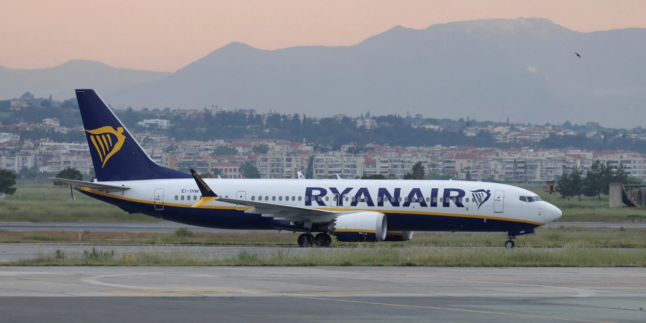 Bird Remains Found in Engine of Ryanair Plane That Depressurized Over Greece