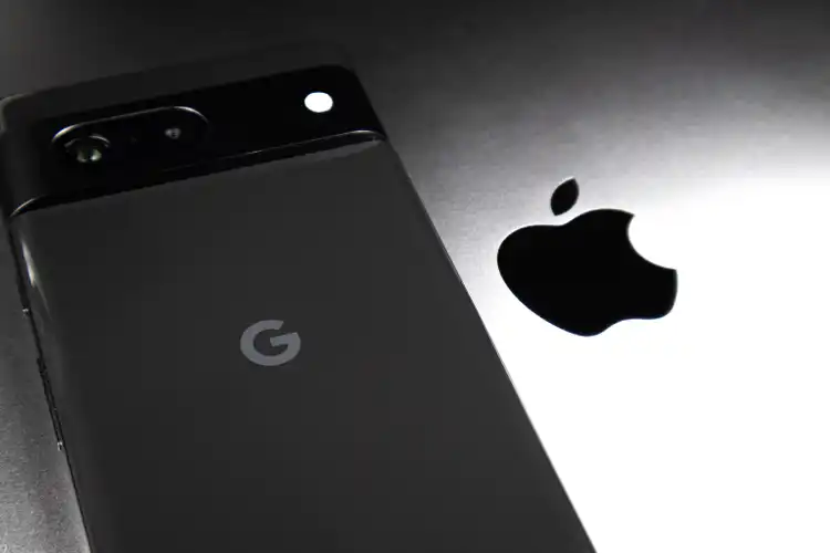 Alphabet and Apple in investor crosshairs as AI-based search gains ground