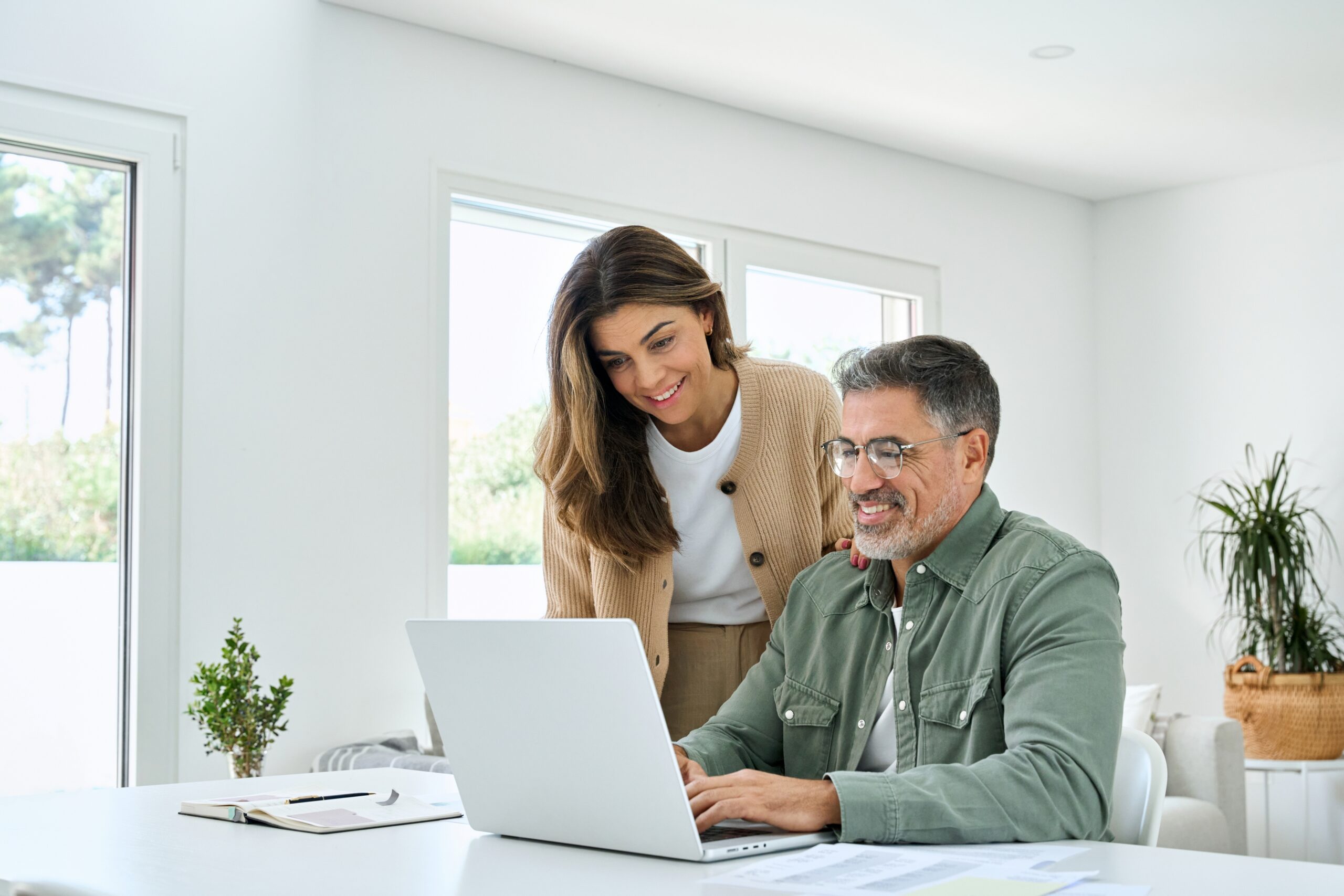 Investors Love 5 Dividend Stocks That Pay Dependable Monthly Dividends