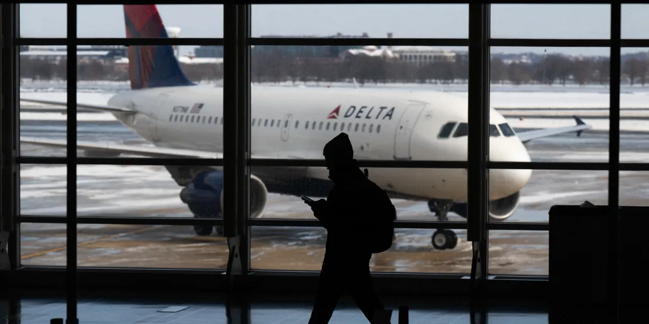 Why Delta and United Can Fly Above the Turbulence in Air Travel