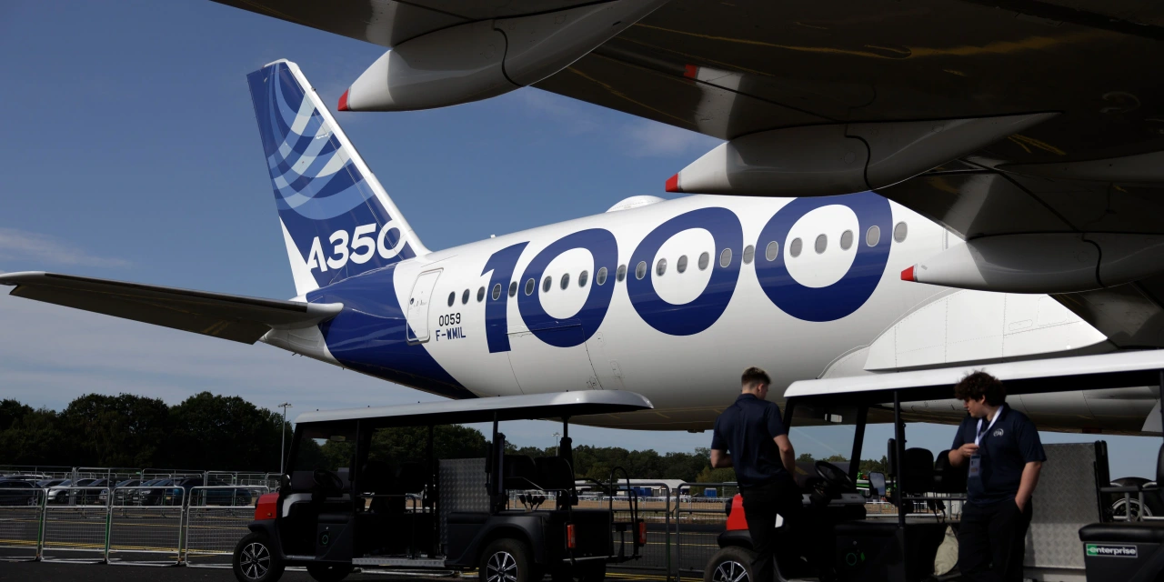 Airbus Comes for Boeing in Battle Over World’s Biggest Jets