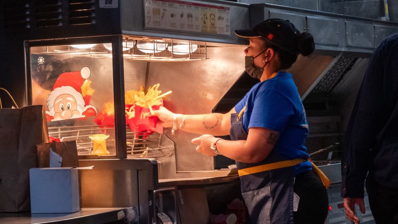 McDonald’s says it plans to hire 375,000 people this summer