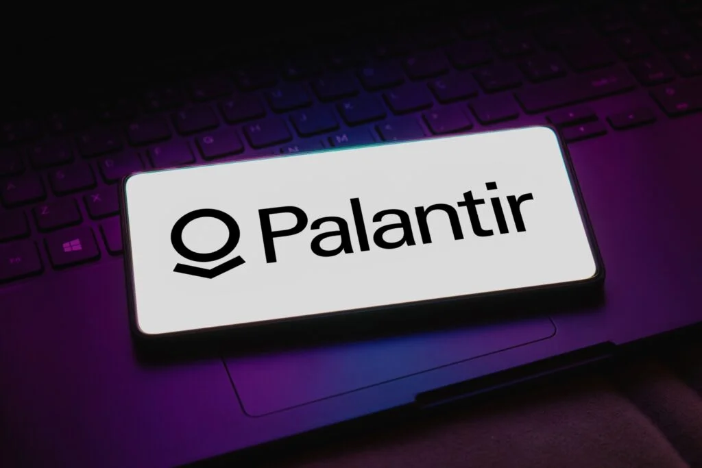 Cathie Wood's Ark Invest Hoards Palantir Stock Ahead Of Q1 Earnings, Adds More Of This Buffett-Backed EV - Benzinga