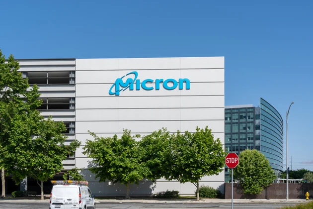 Where do options traders see Micron in a month?