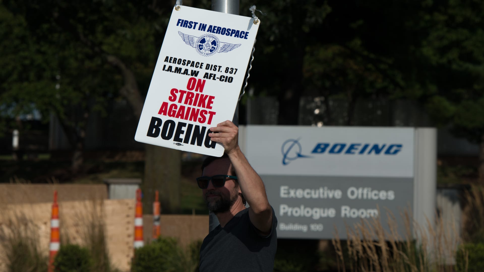 Boeing hires replacement workers as defense unit strike enters second month