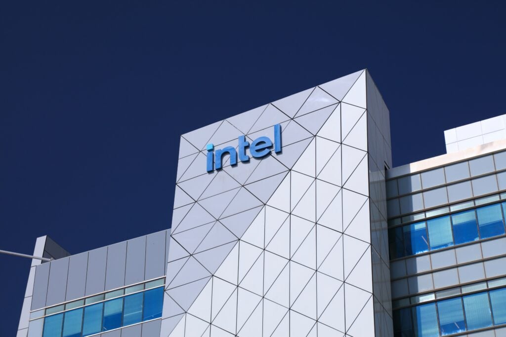 Intel Stock Soars as Microsoft's Cloud Fuels AI Hardware Market