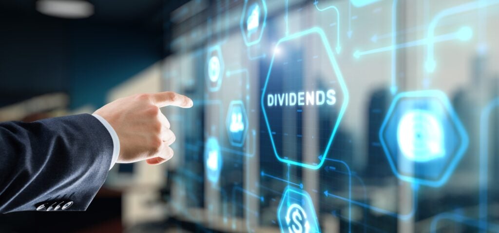 Wall Street's Most Accurate Analysts Weigh In On 3 Materials Stocks With Over 3% Dividend Yields