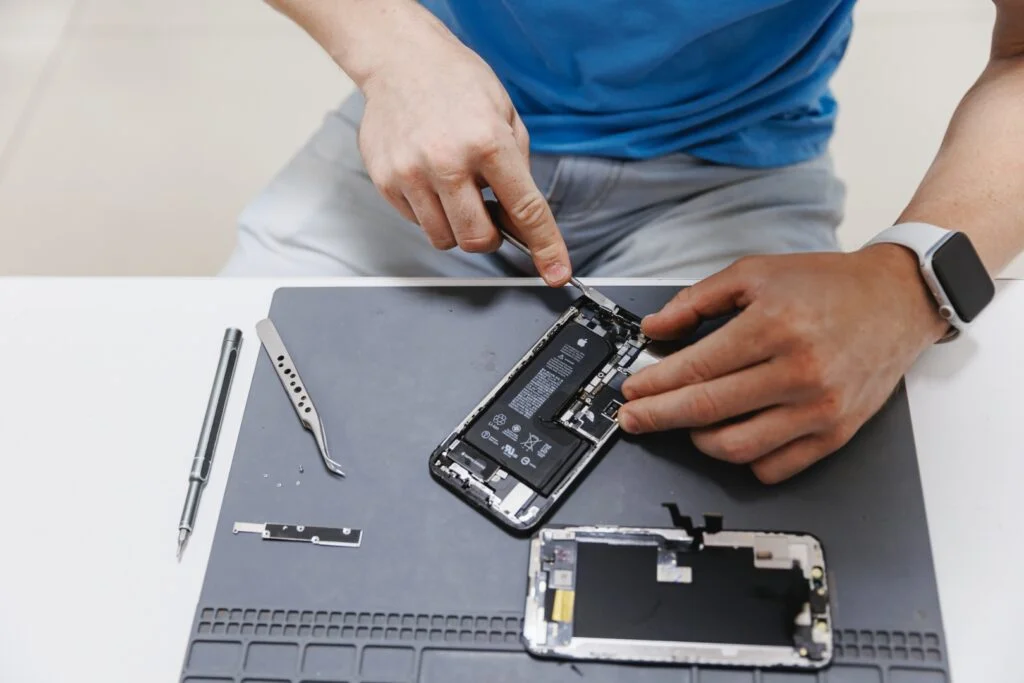 Apple Device Repairs Might Soon Get Cheaper And Easier: Oregon's Historic Righ-To-Repair Law To Ban Parts Pairing