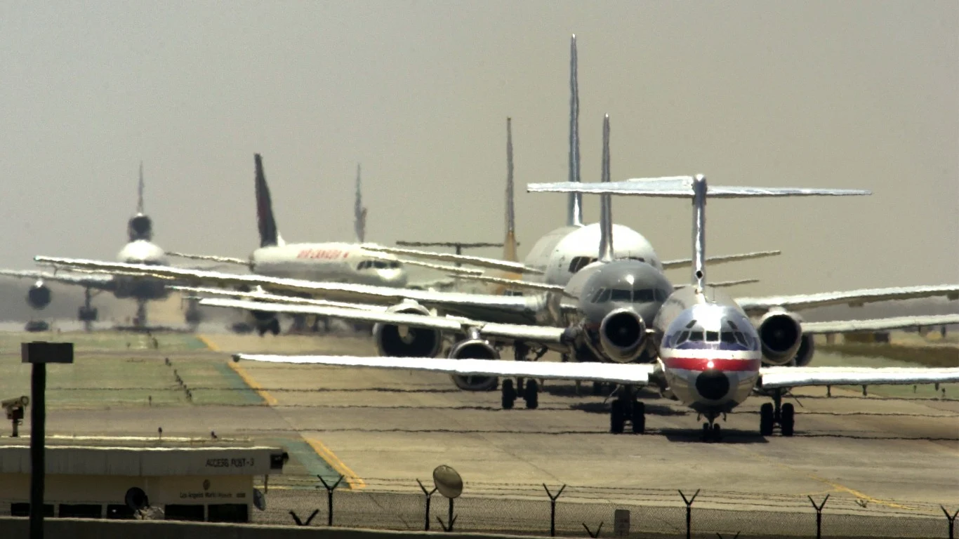 Delta Air Lines Up 5%, American Airlines Up 4% as Travel Demand Lifts the Sector