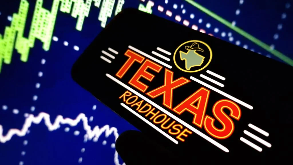 How To Earn $500 A Month From Texas Roadhouse Stock Ahead Of Q4 Earnings
