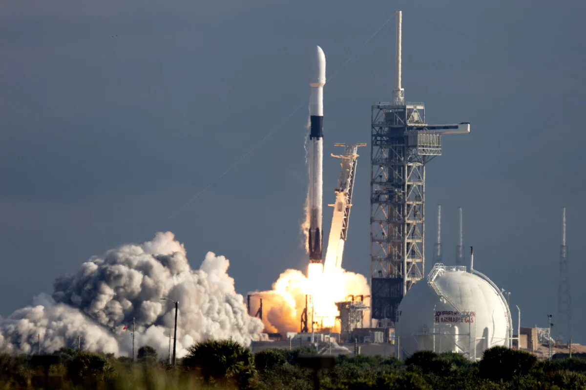 Rocket Lab CEO Peter Beck Says Watch the Test Stands. Here's Why the Neutron Timeline Means Everything for Investors.