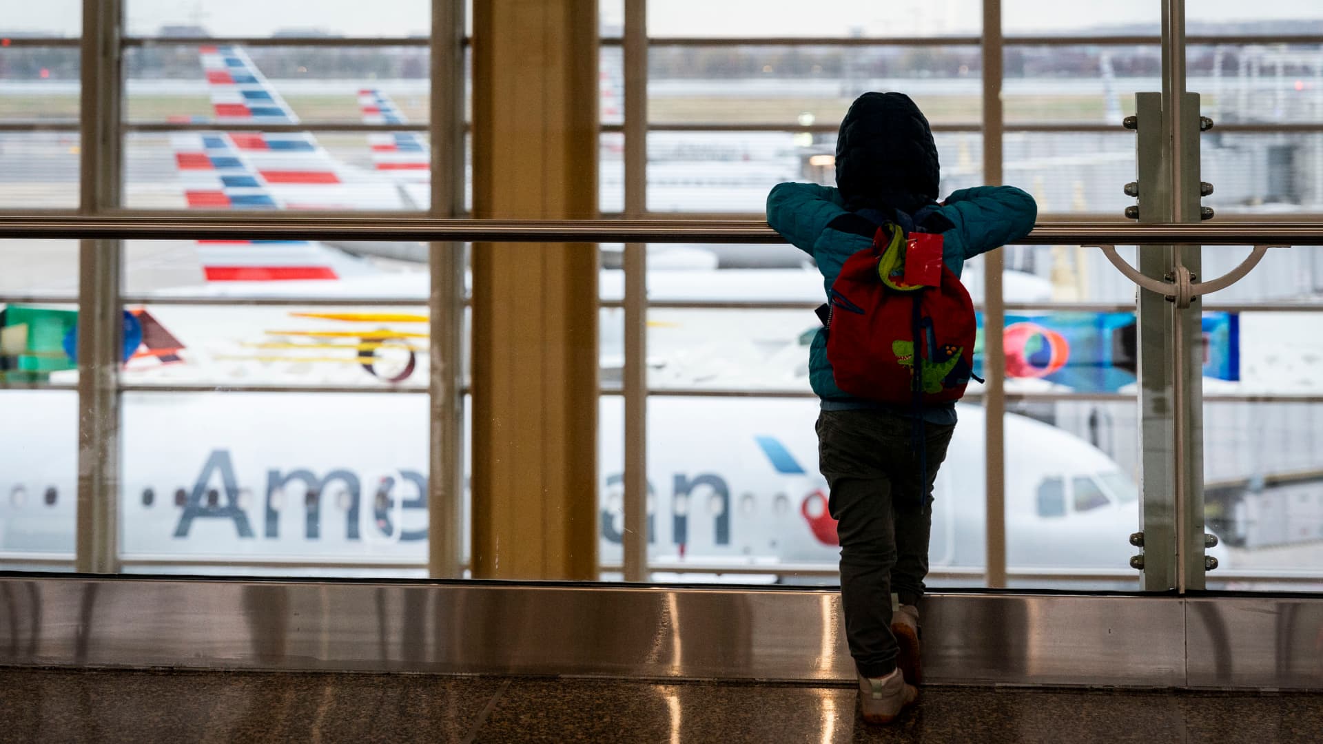 American Airlines to shame boarding line cutters with new technology