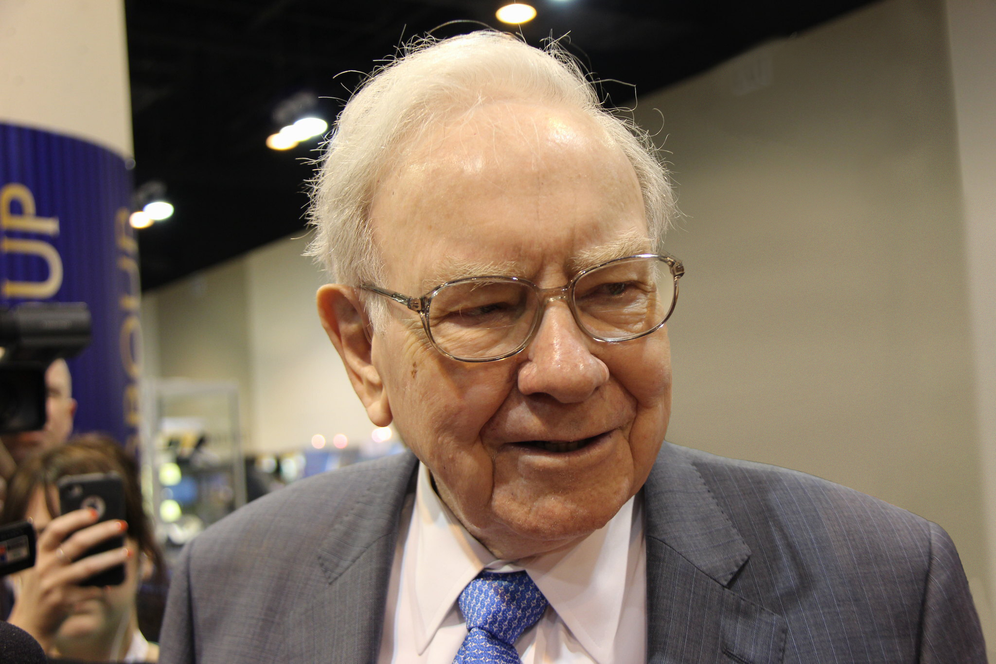 Warren Buffett Sold $133 Billion Worth of Stocks in 2024: Here Are 2 He's Not Selling