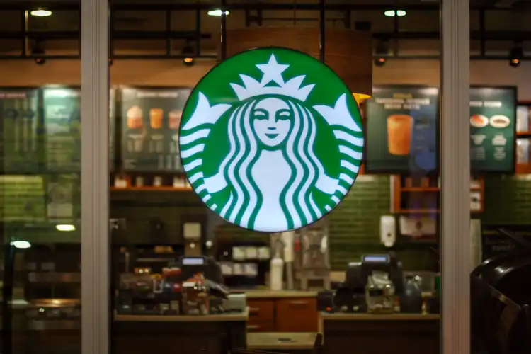 Starbucks stock snaps six-day of gains