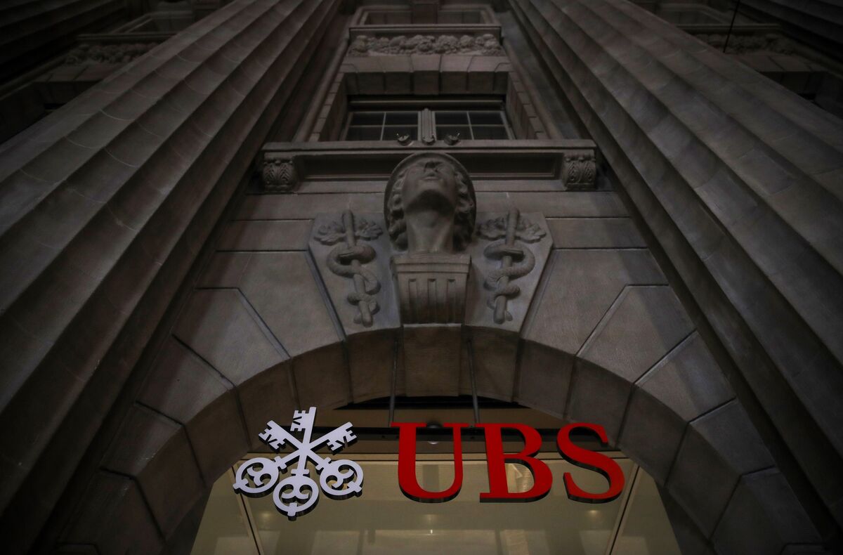 UBS Loses Two Bulls as Analysts Turn Most Bearish Since 2017