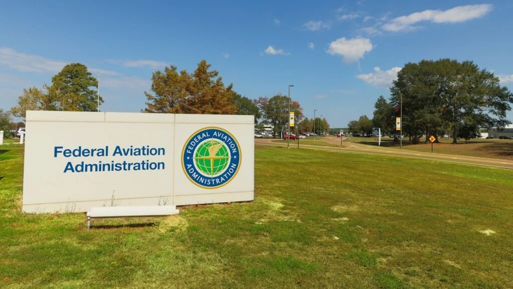 FAA Probing Close Call Between Black Hawk Helicopter, Boeing 737 Operated By United Airlines