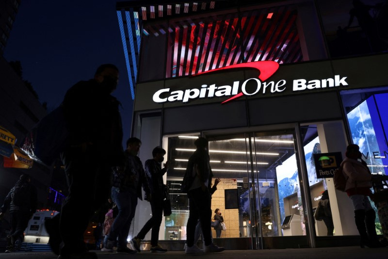 U.S. bank regulators extend comment period on Capital One-Discover deal - Yahoo Finance