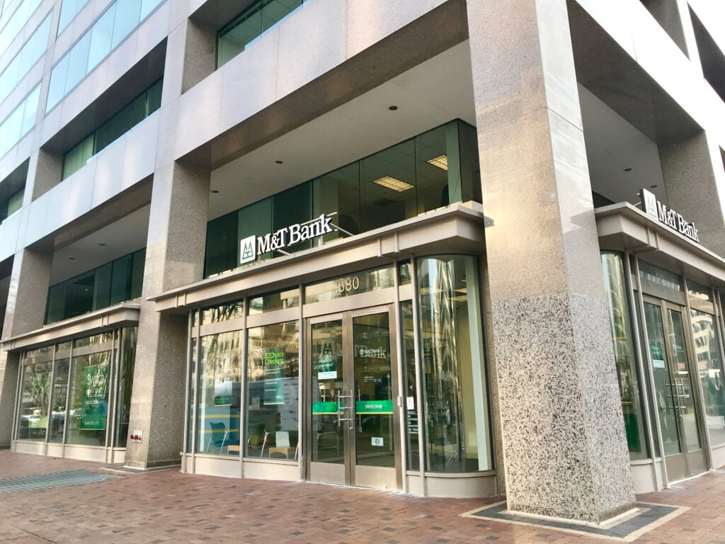 How To Earn $500 A Month From M&T Bank Stock Ahead Of Q3 Earnings