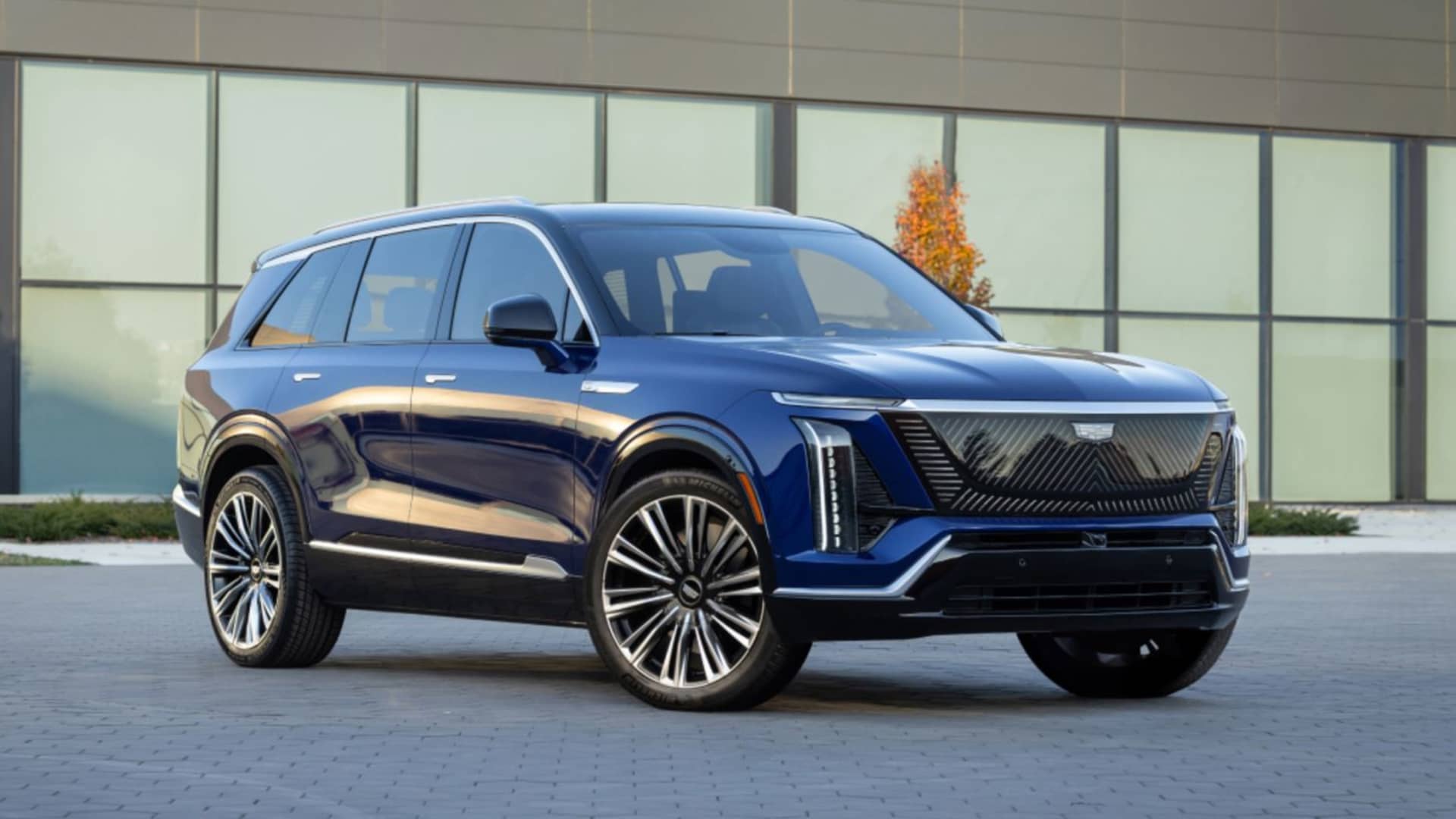 GM hires ex-Tesla, Aurora exec as chief product officer