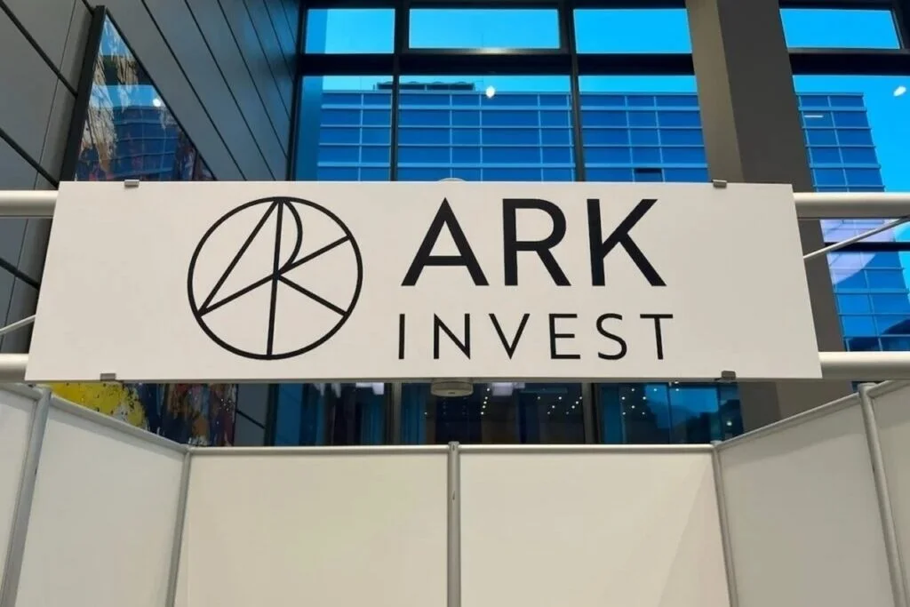 Cathie Wood's 'Apocalypse Squad' Play? Ark Scoops Up $14.2 Million Worth Of Robinhood Stock