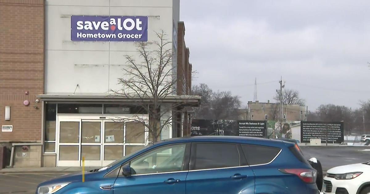 Englewood Save-A-Lot taking place of Whole Foods space - CBS News