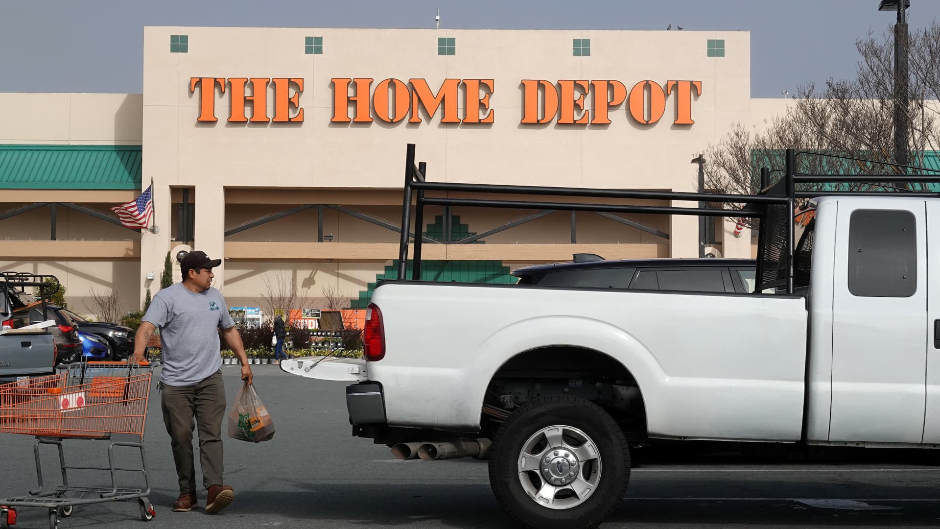 Home Depot checks the most important boxes for investors despite earnings miss