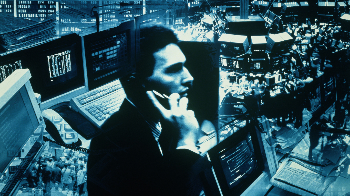 Bank of America Tumbles 7% While Verizon, J&J, and Chevron Rally on Dividend Hikes